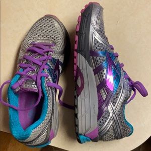 Brooks Sneakers Size 7.5
